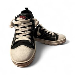 Skechers Black/White Canvas Sneakers 7.5 Y2K Rugged Soled Retro Platform Shoes